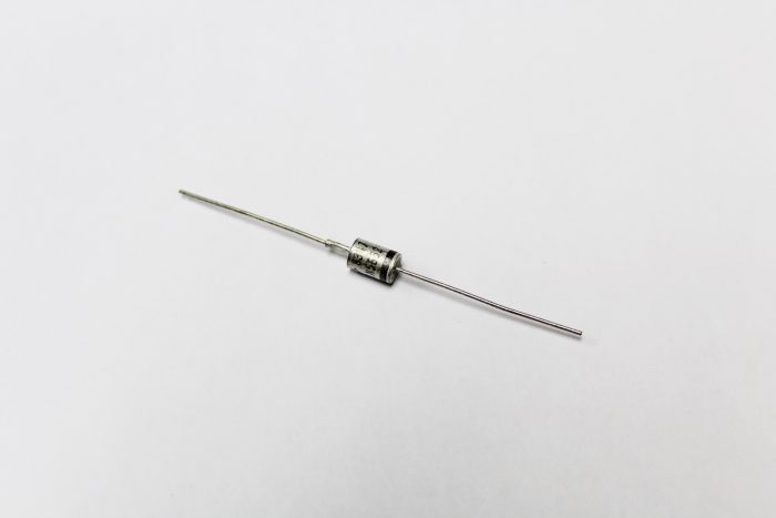 1N5652