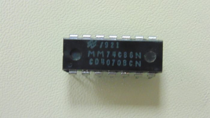 CD4070BCN