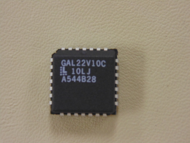 GAL22V10C-10LJ