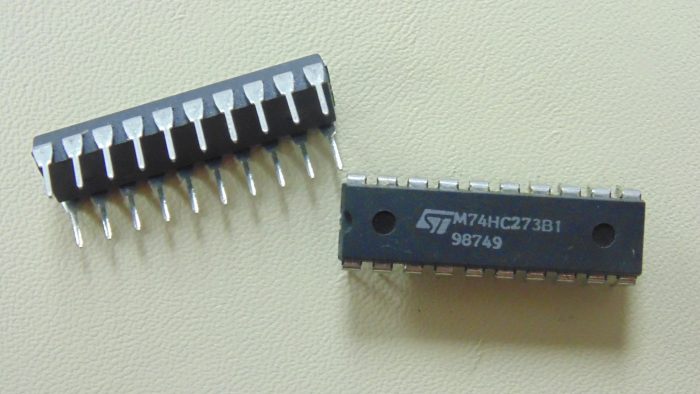 m74hc273b1