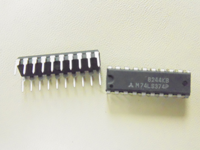 M74LS374P