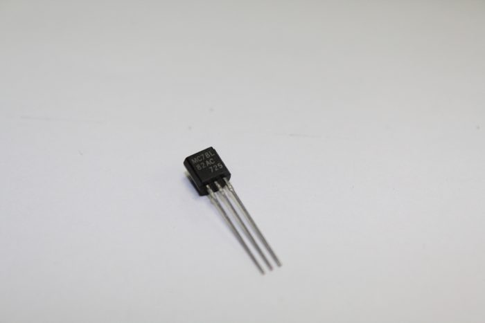 MC78L82ACZ